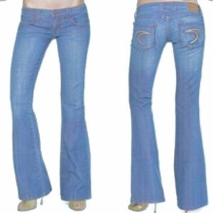 Frankie B. Light Wash Low Rise Flare Bottom Y2K Vibes Super Soft & Stretchy Sz 4